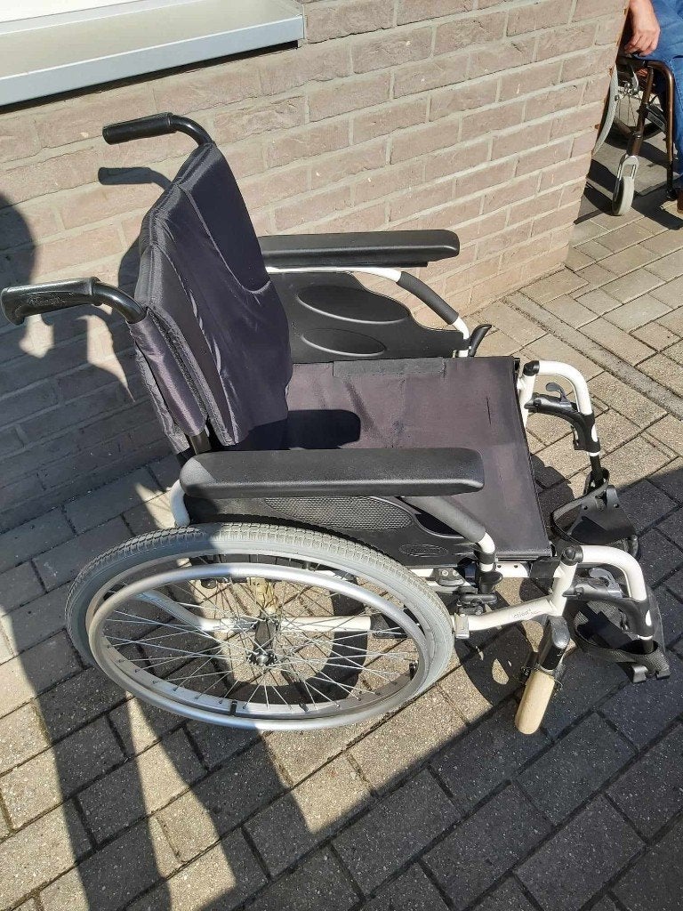 Invacare PMR PLIABLE COULEUR BLANC PERLE+ COUSSIN CONFORT, Enlèvement, Pliant, Comme neuf, Fauteuil roulant manuel