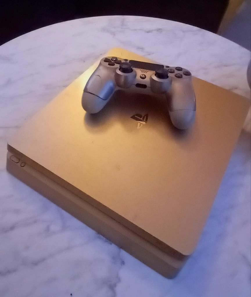 Playstation 4 gold editie, Consoles de jeu & Jeux vidéo, Enlèvement
