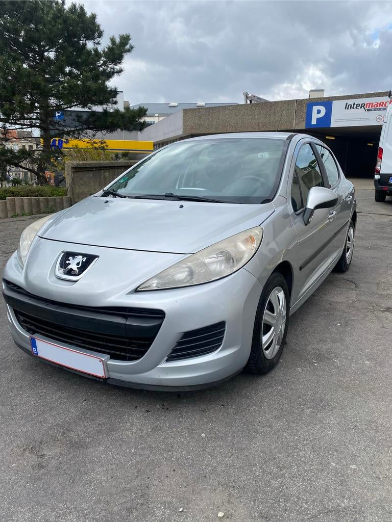 Peugeot 207, 1.4L KFT, Argent ou Gris, Achat, Boîte manuelle, Noir