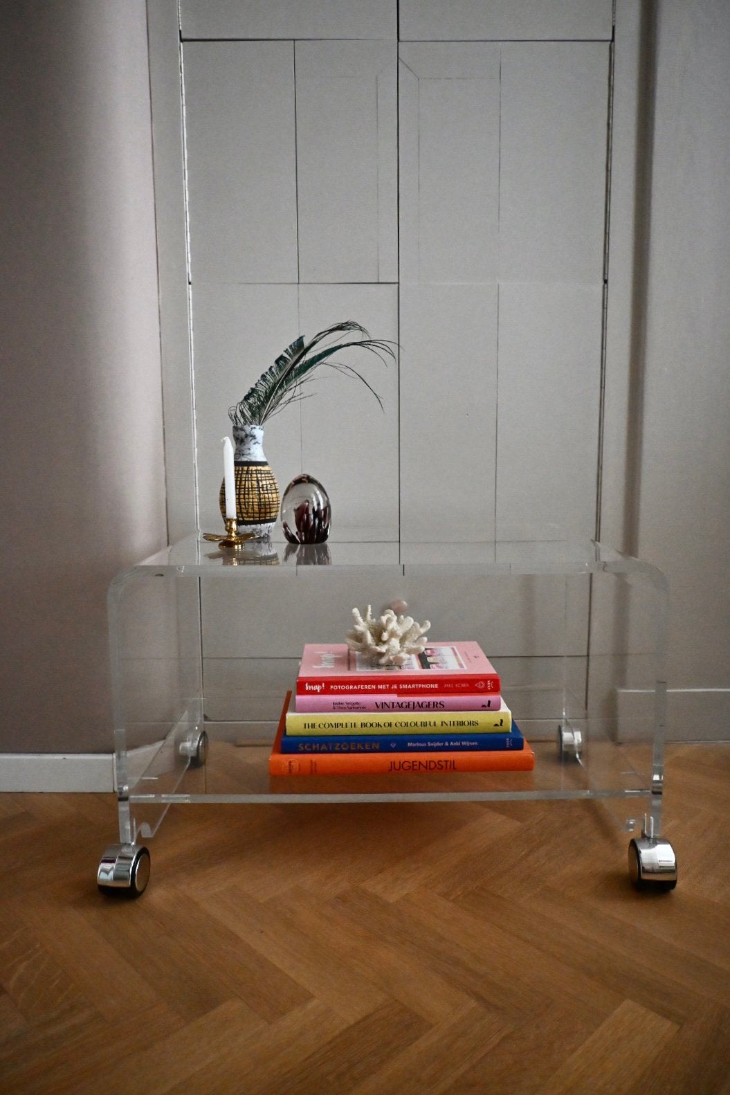 Michel Dumas plexiglas bijzettafel/lp tafel Roche Bobois’ 70, Ophalen, Zo goed als nieuw, Kunststof
