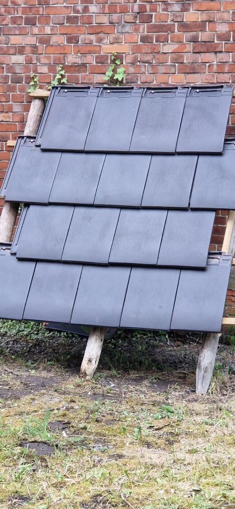 Tuiles plates (Signy) Monier, anthracite, 180m2., Pierre ou Argile, Comme neuf, Enlèvement, Noir