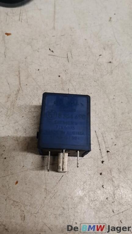 Relais sluitcontact violetblau BMW E36 E38 Z3E36 61358364690, Autos : Pièces & Accessoires, Électronique & Câbles, Enlèvement ou Envoi