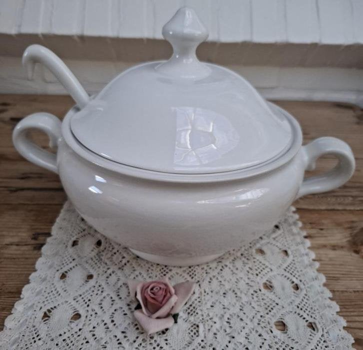 Grote Portugese vintage off white terrine met soeplepel, Ophalen of Verzenden