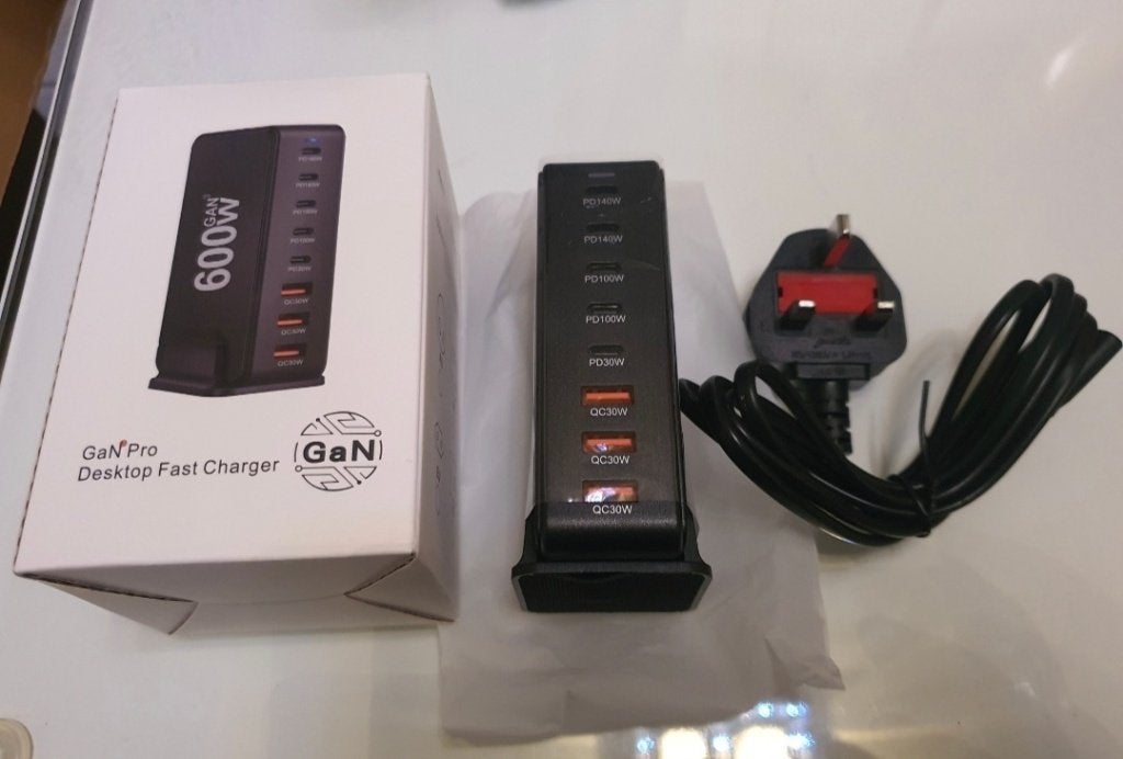 600W GaN Pro Desktop Snellader – 8 Poorten (USB-C & USB-A), TV, Hi-fi & Vidéo, Chargeurs, Enlèvement ou Envoi, Neuf