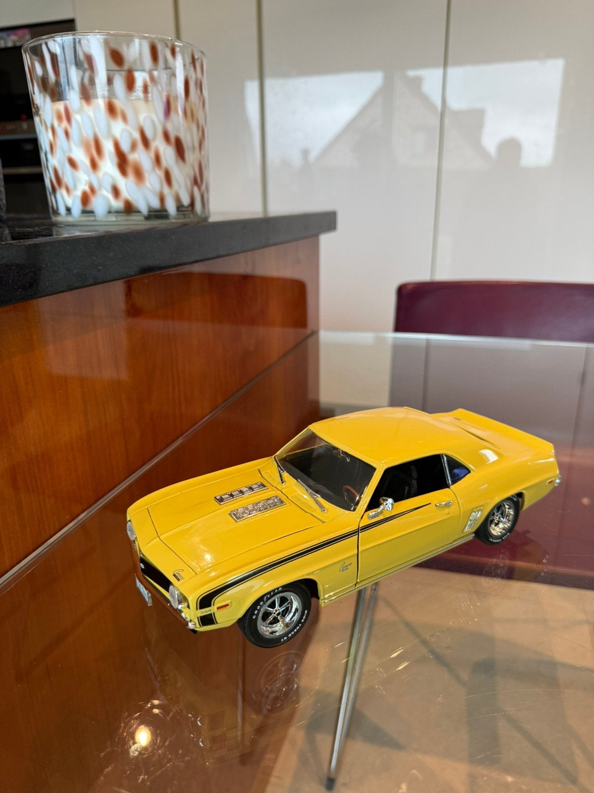 Chevrolet Camaro SS 396 de 1969 (Daytona Yellow), 1/18 Ertl, Enlèvement ou Envoi, Comme neuf, Voiture, ERTL