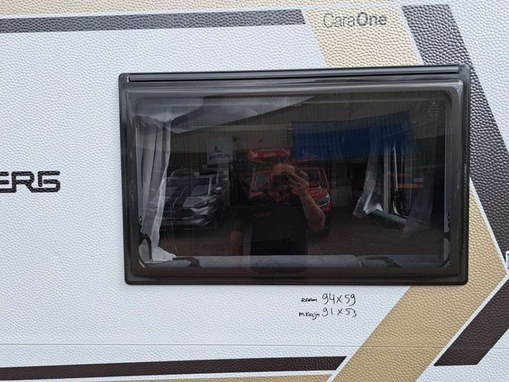 Weinsberg Caraone caravan ramen ALLEEN VOOR ONDERDELEN, Gebruikt, Skieppeleane 4 9247 CA Ureterp, Boonstraautoparts, Ophalen of Verzenden