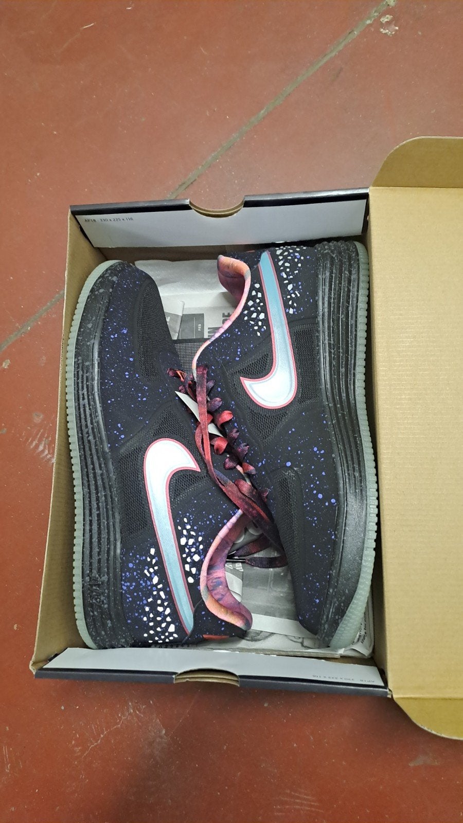 Nike, Ophalen of Verzenden