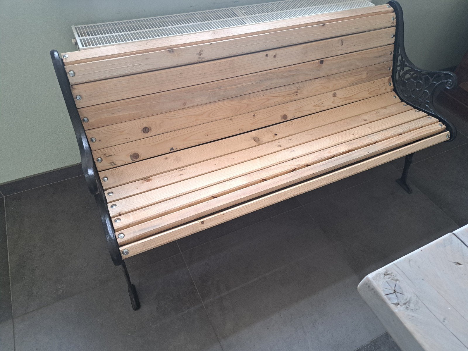 vernieuwde tuinbank met echte gietijzer, Ophalen