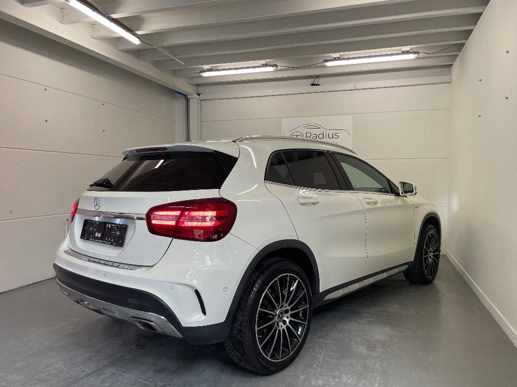 Mercedes-Benz - GLA180 - AMG Line - Edition, Dealer onderhouden, 4 cilinders, Wit, 1595 cc