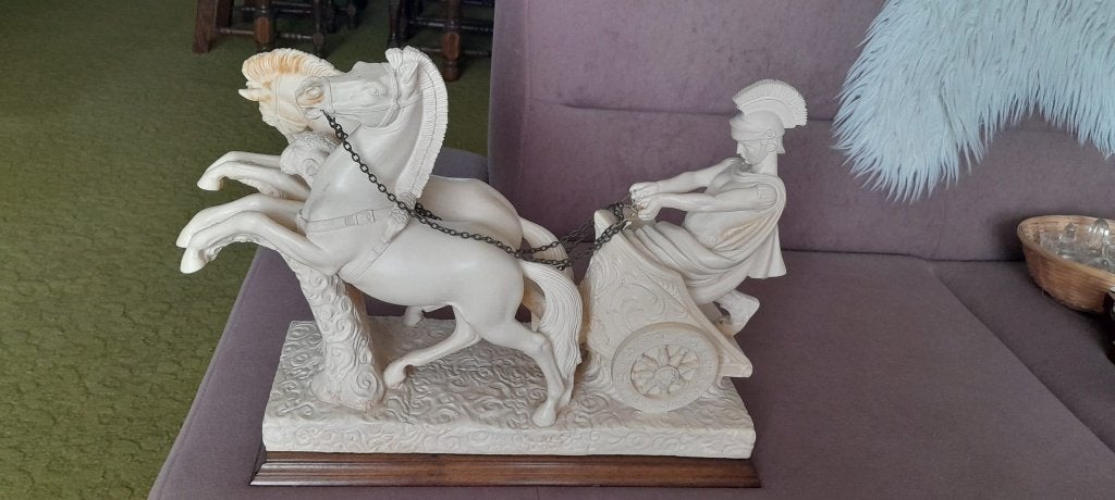 Klassiek beeld – Romeinse strijdwagen met paarden, Ophalen, Scène, Beeld, Composieten