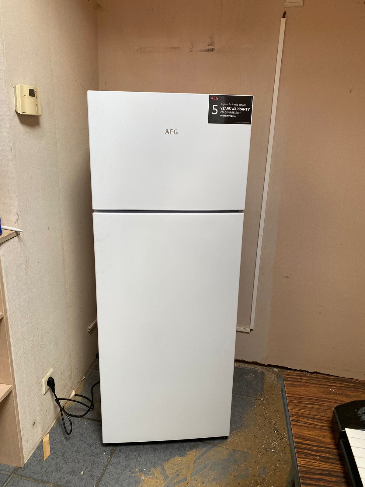 AEG koelkast met vriesvak – Nieuw, nooit gebruikt, Elektronische apparatuur, Ophalen, Nieuw, Met vriesvak