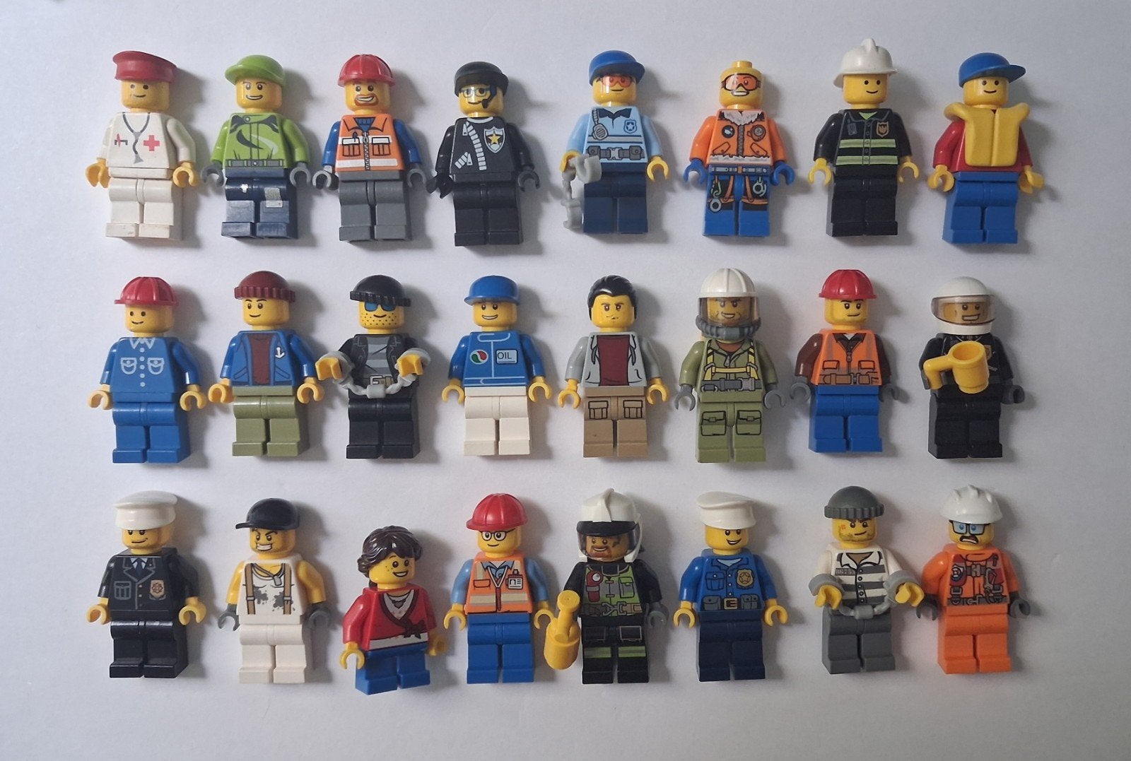 Lego 24 poppetjes, Ophalen of Verzenden, Minifiguur, Lego