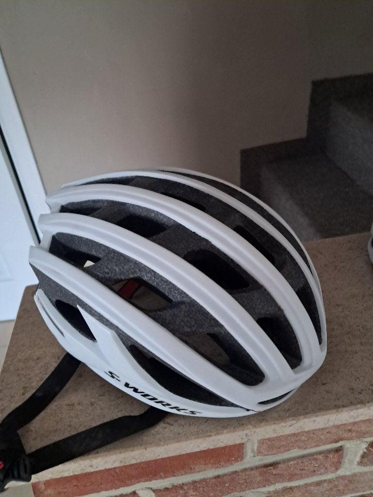 Fiets helm, Fietsen en Brommers, Fietsaccessoires | Fietshelmen, Ophalen, Zo goed als nieuw