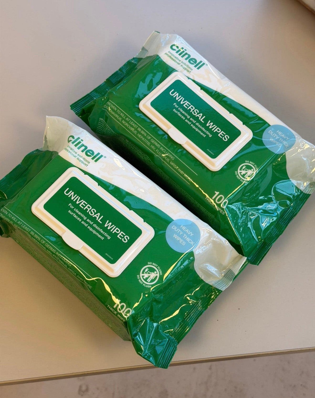 2x Clinell Universal Wipes 100 stuks 200 desinfectiedoekjes, Huis en Inrichting, Ophalen of Verzenden