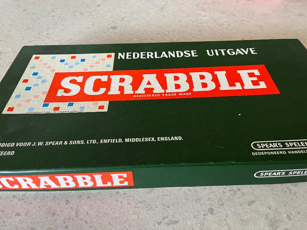 Scrabble spel, Trois ou quatre joueurs, Enlèvement ou Envoi, Comme neuf