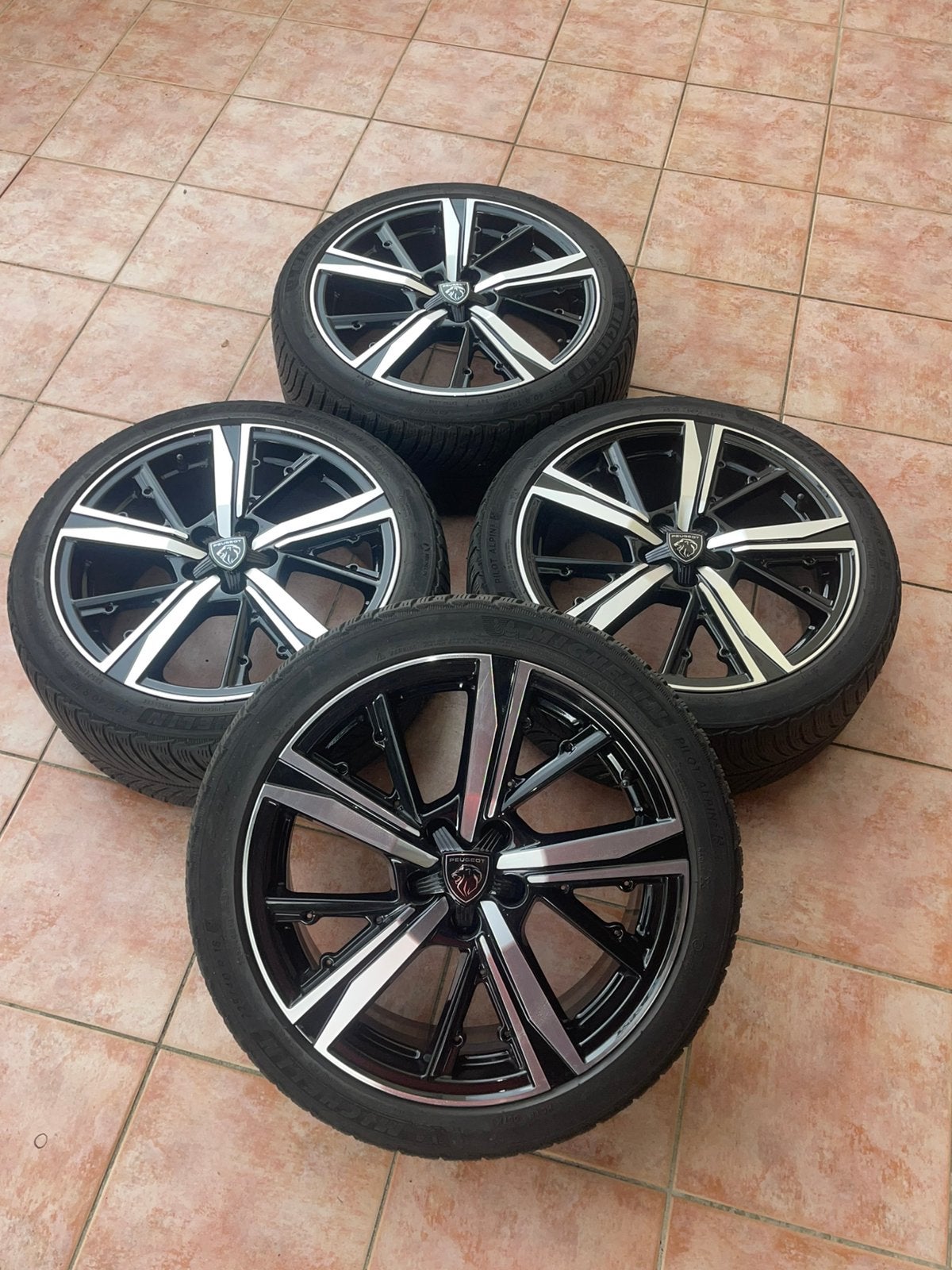 4 jantes alu noir poli + 4 pneus michelin, Enlèvement, Pneus hiver, Pneu(s)