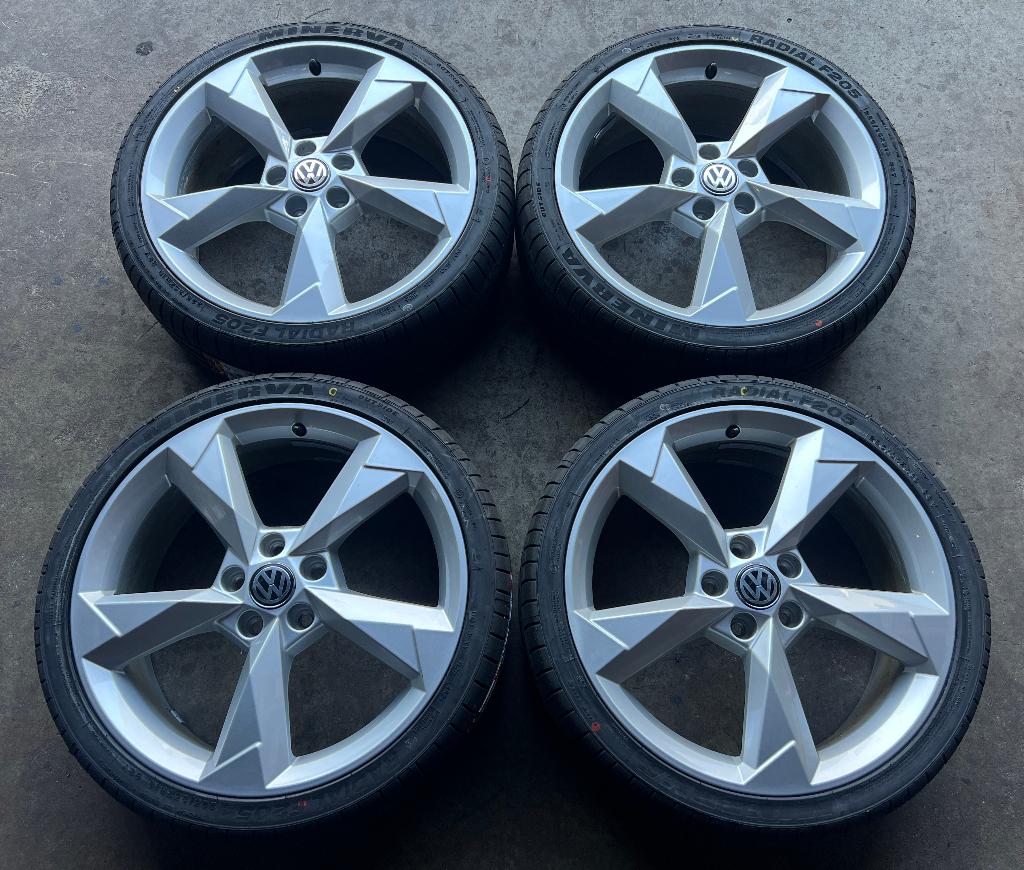 5x112 19 inch Golf 5/6/7/8 Velgen + Banden 225/35/19, Enlèvement, Utilisé, Audi