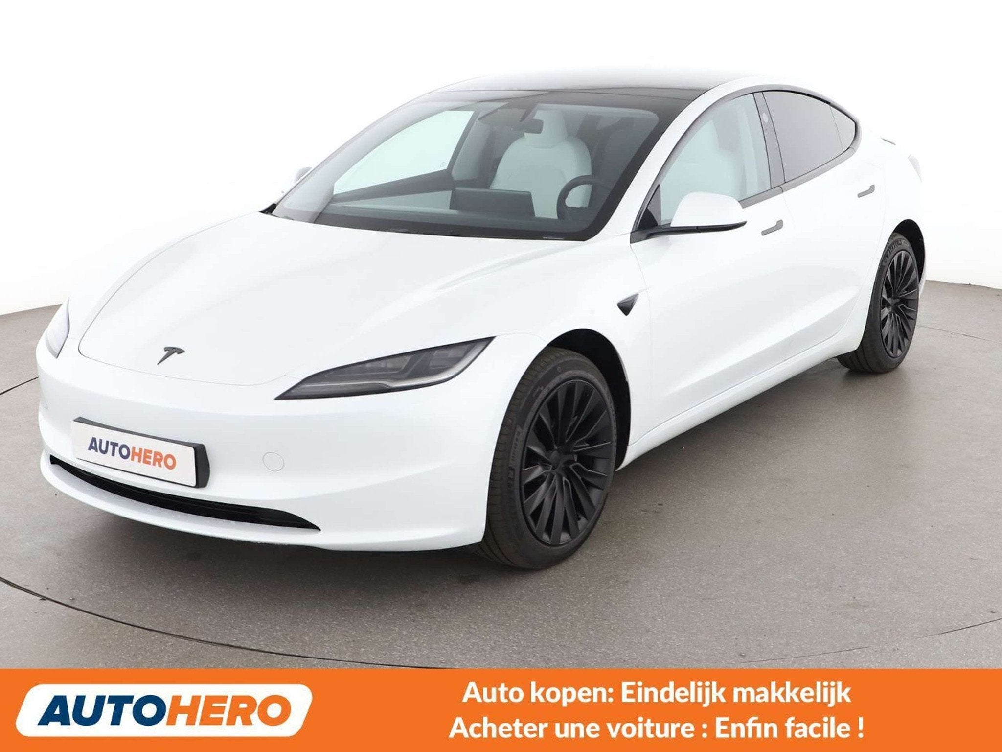 Tesla Model 3 Standard Range (bj 2025, automaat), Auto's, Automaat, 4 deurs, Achterwielaandrijving, Gebruikt