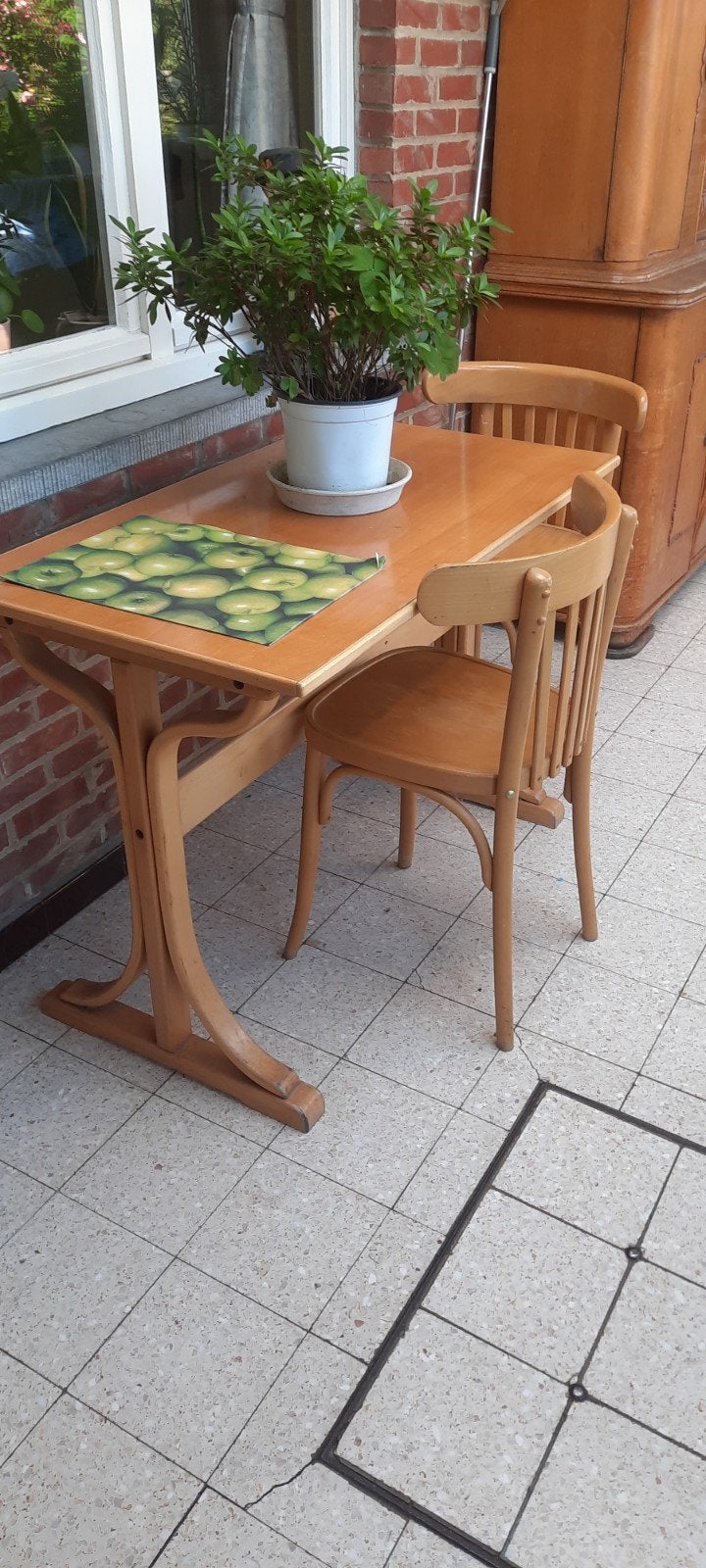Houten tafel, Ophalen