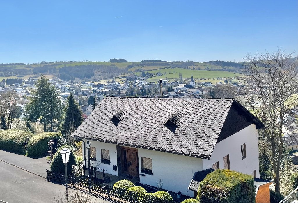 Grote villa op unieke locatie in de duitse Ardennen = Eifel, Immo, Woonhuis, Duitsland, Dorp