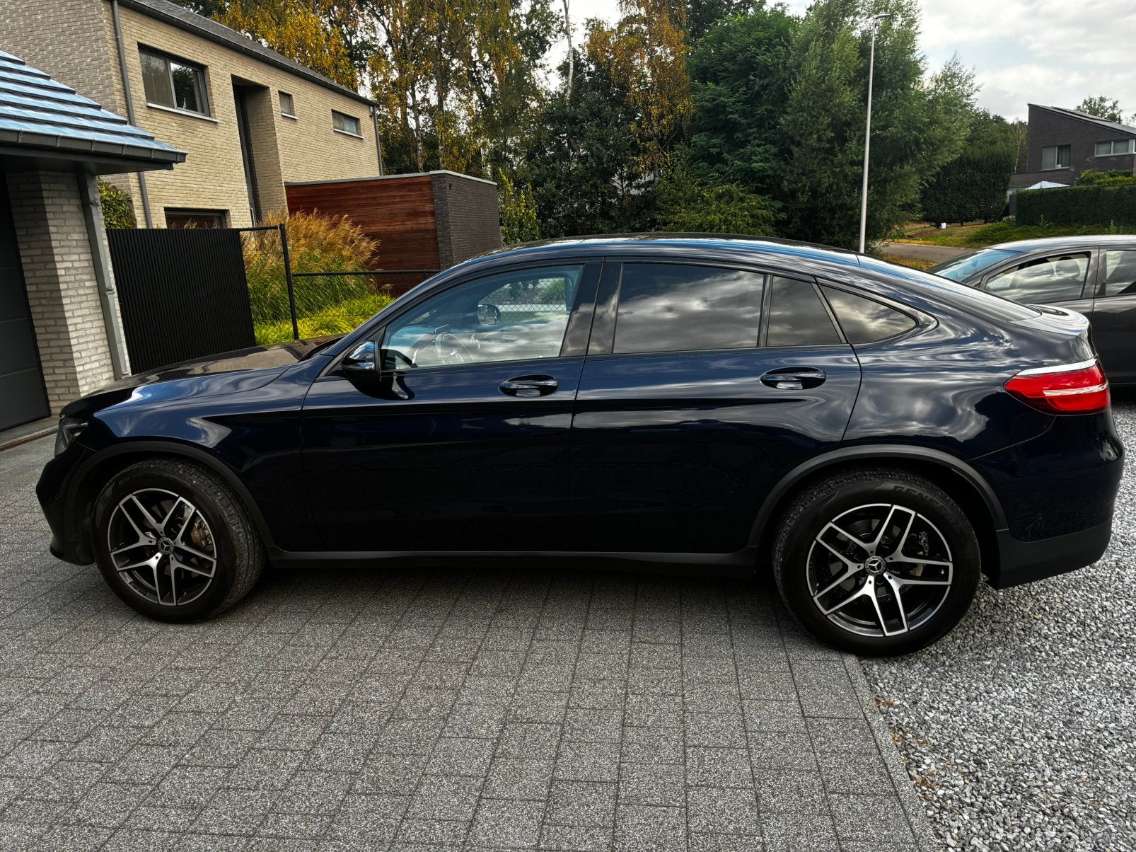 Mercedes GLC coupé 220 diesel 4matic, Auto's, Automaat, 4 cilinders, Blauw, Leder