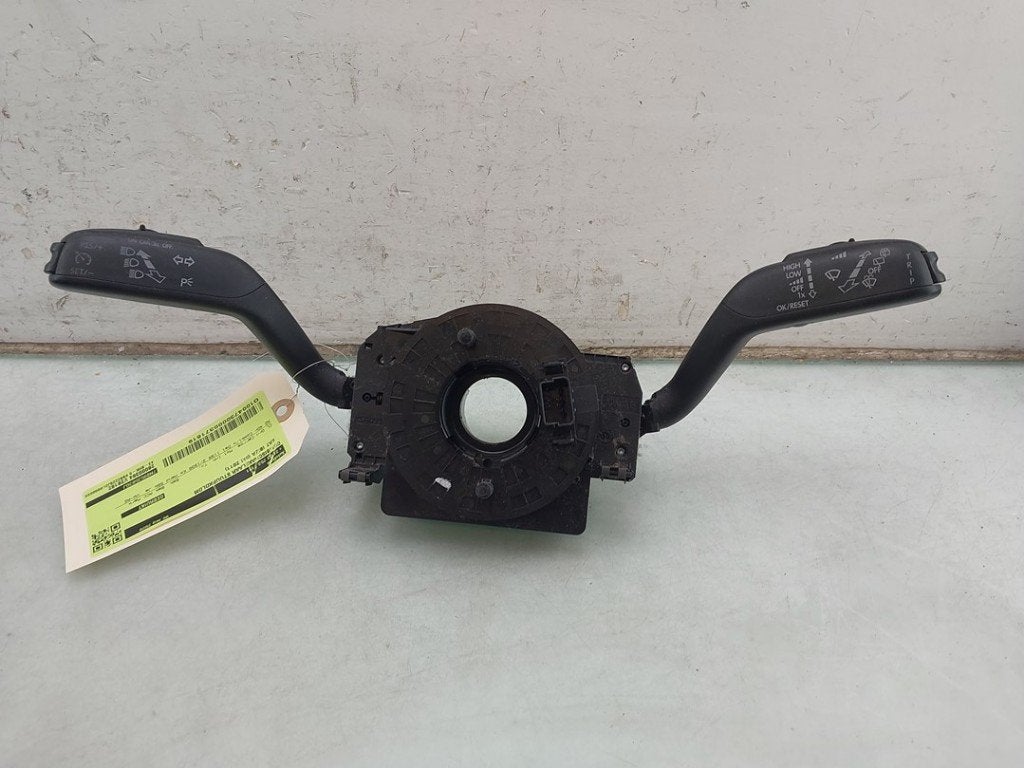 COMBISCHAKELAAR STUUR Seat Ibiza ST (6J8) (01-2010/07-2016), Gebruikt, Service@seat.de, Seat Deutschland GmbH, Seat