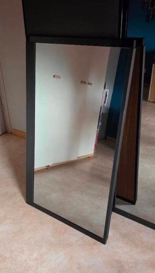 Grand miroir contour noir., Maison & Meubles, Enlèvement
