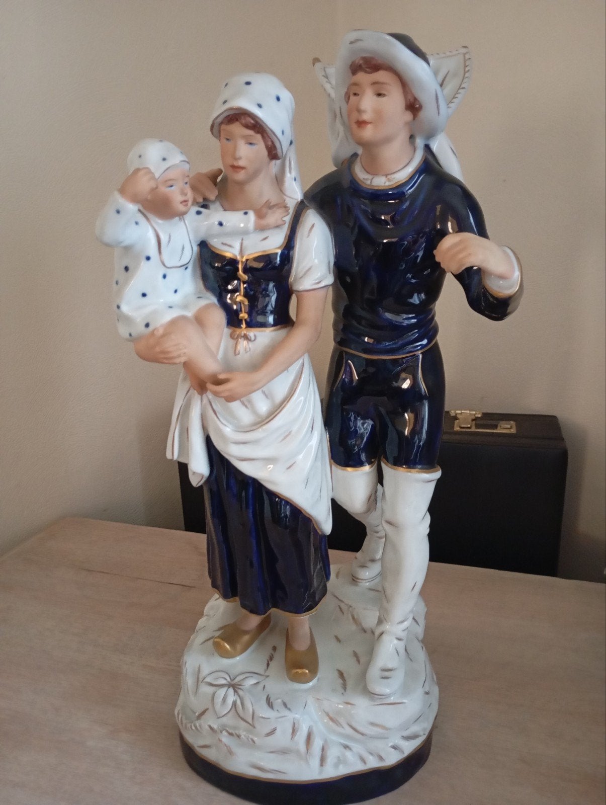 Groot " Royal Dux " Porseleinen beeld.. Hoogte 50 CM, Antiek en Kunst, Ophalen