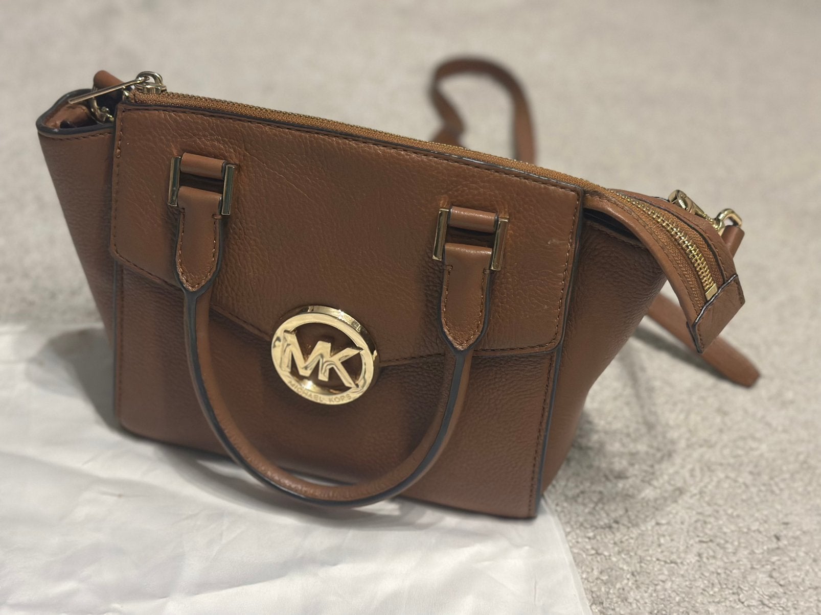Michael Kors handtasje in zeer goede staat, Handtassen en Accessoires, Tassen | Damestassen, Ophalen of Verzenden, Zo goed als nieuw