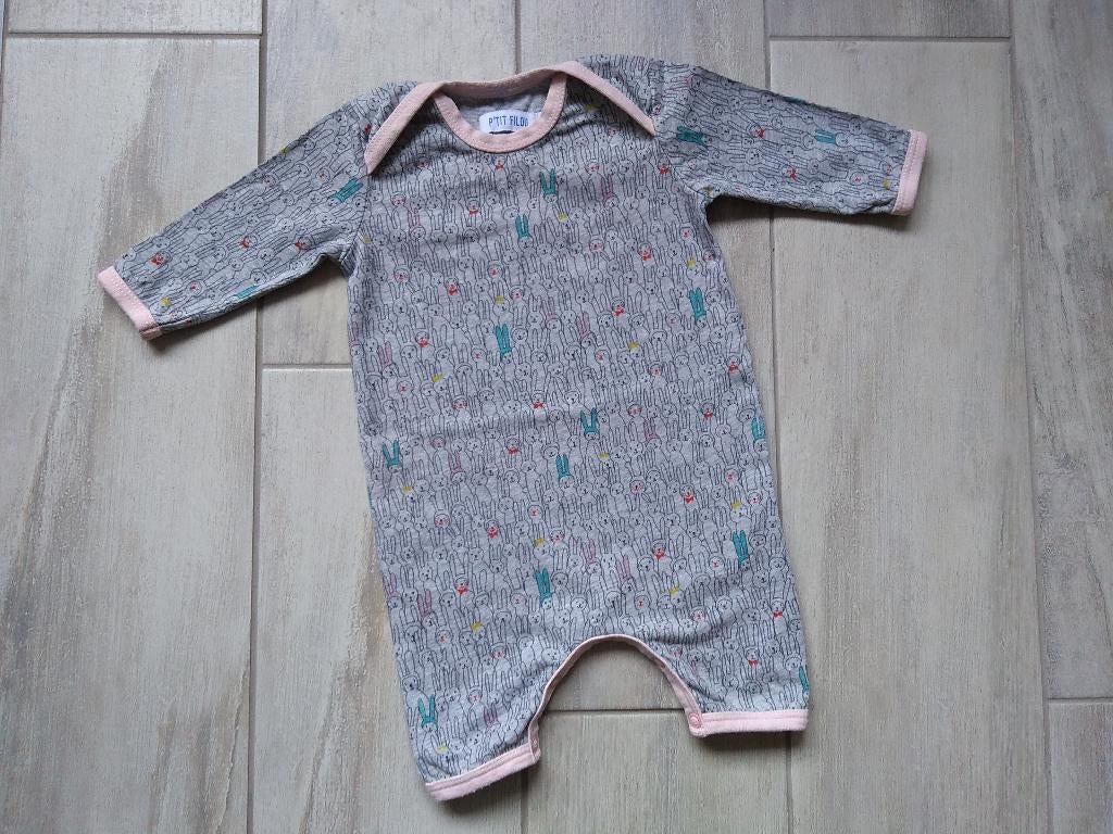 ✿ M56 - pyjama petit filou konijntjes, Nacht- of Onderkleding, Meisje, Ophalen of Verzenden, Zo goed als nieuw