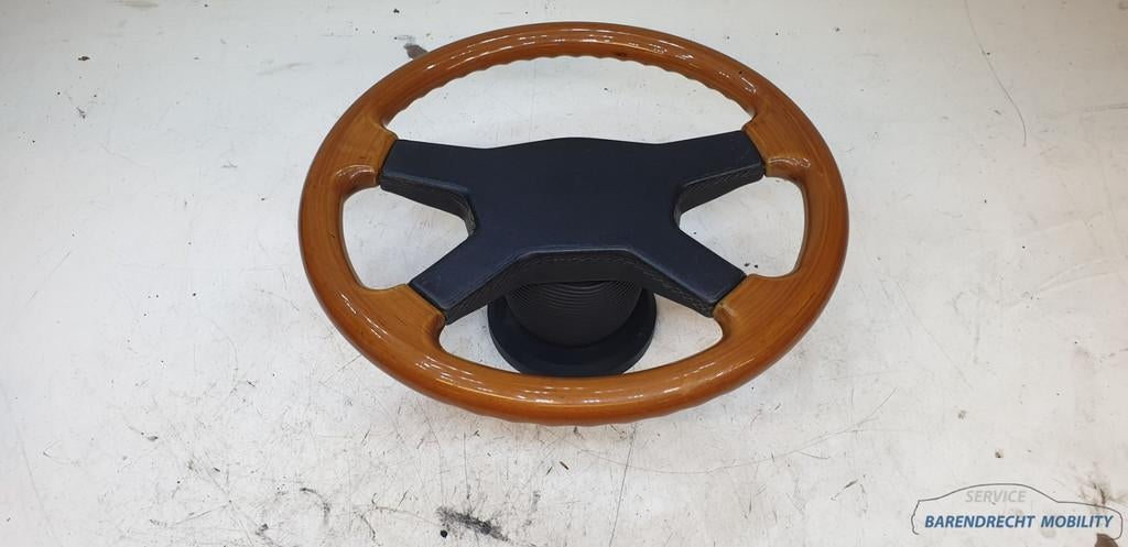 Volant sport r tro en bois Raid pour Mercedes W201 W124, moy, Mercedes-Benz AG, Mercedes-Benz, Utilisé, Mercedesstrasse 120
70372  Stuttgart, DE