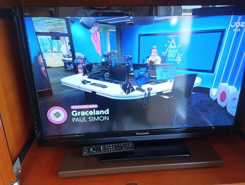 TV Panasonic Viera TX-L37E3E, Ophalen, Zo goed als nieuw, LCD, Panasonic