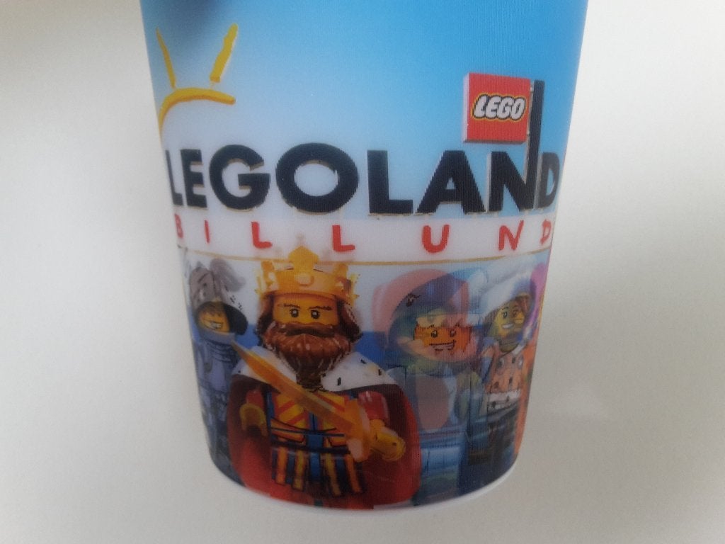 Nieuwe plastic drinkbeker van LEGOLAND Billund, DK, uit 2021, Verzamelen, Stripfiguren, Ophalen of Verzenden, Overige figuren