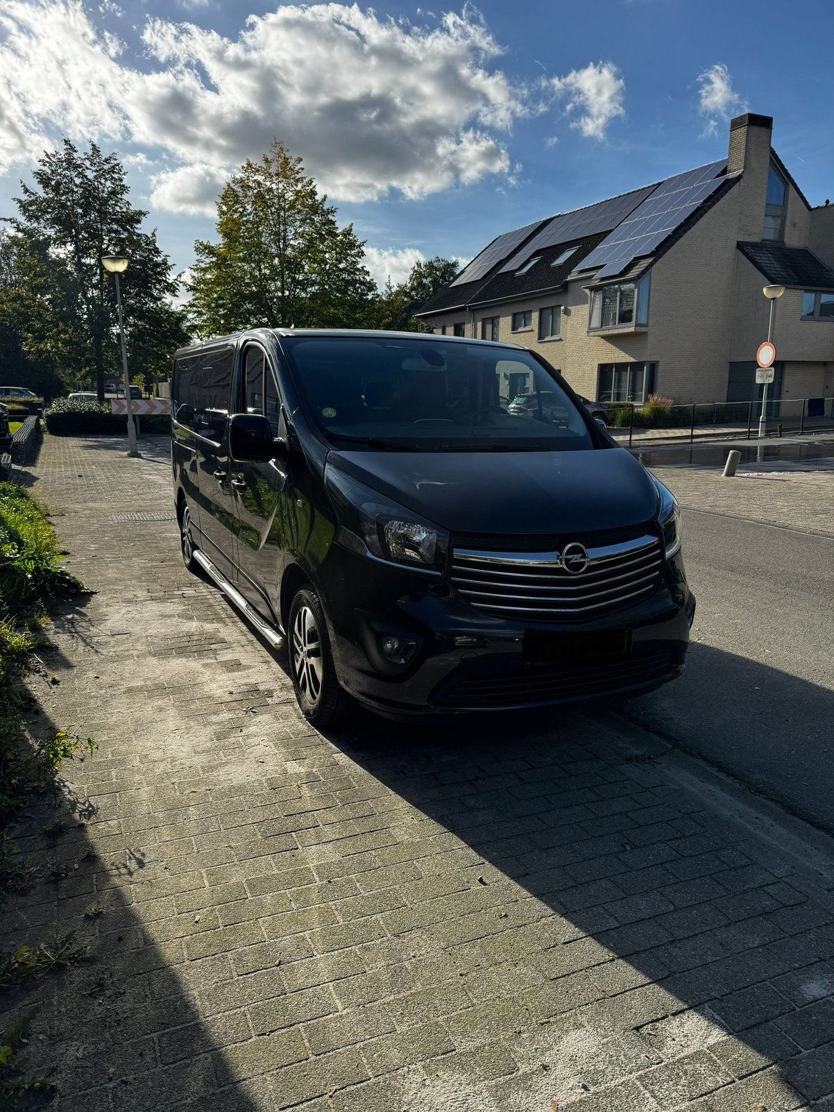 Opel Vivaro L2 H1 8 zitplaatsen, Voorwielaandrijving, Zwart, Leder, 5 deurs