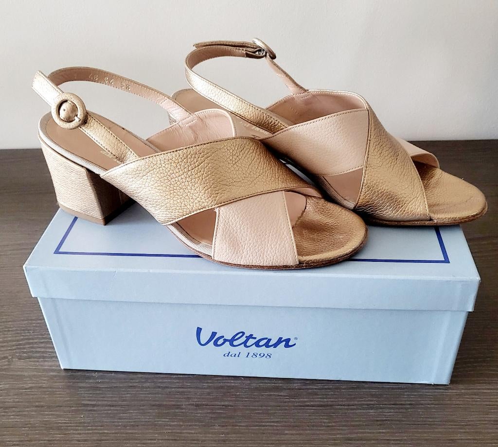 Dames sandalen goud/beige maat 38 van het merk Voltan, Kleding | Dames, Schoenen, Beige, Voltan, Zo goed als nieuw, Sandalen of Muiltjes