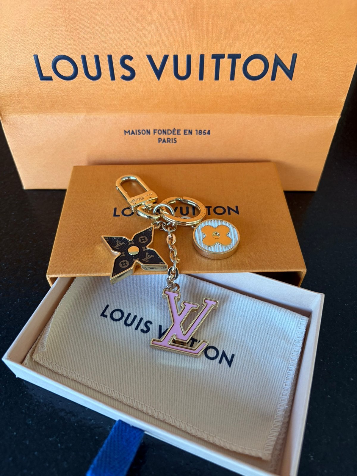 Charm louis vuitton, Enlèvement, Comme neuf