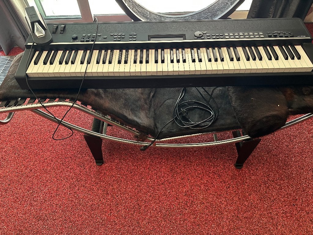 Te koop Yamaha stage CP4, Muziek en Instrumenten, Piano's, Ophalen, Zwart, Digitaal, Zo goed als nieuw
