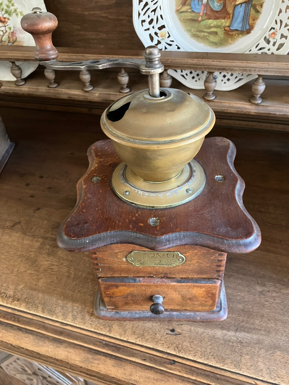 Oude koffiemolen, Ophalen