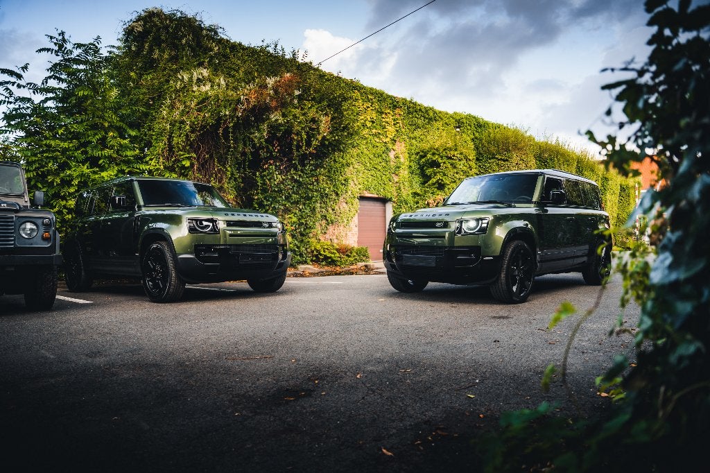 LAND ROVER DEFENDER 110 3.0 XDYNAMIC SE //TOP SPEC // EX VAT, Auto's, Land Rover, Automaat, Leder, Diesel, https://public.car-pass.be/vhr/5fb188d9-3bff-4e02-b839-ad6b8b4c8bba