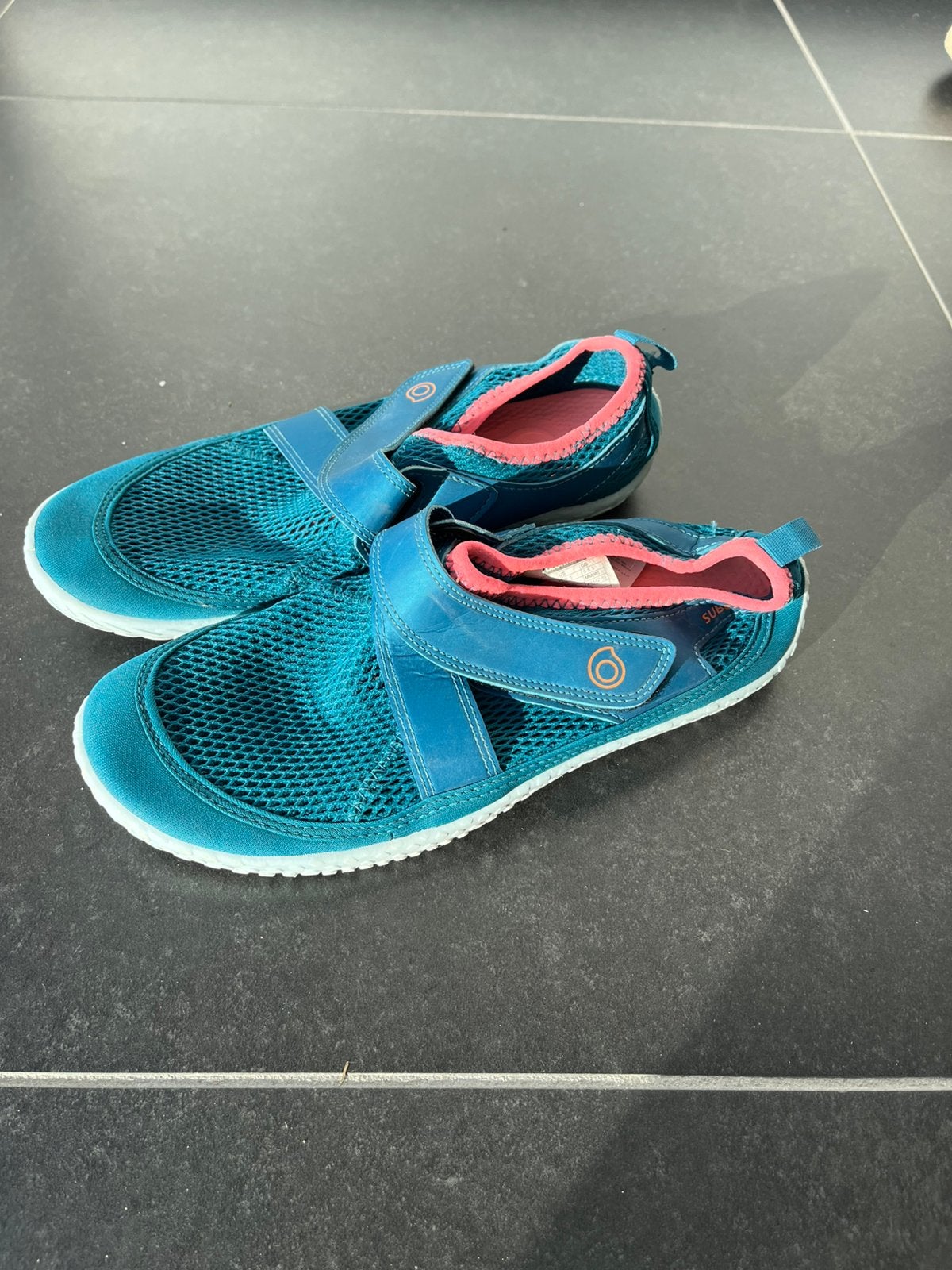 Watersandalen, Ophalen, Zo goed als nieuw