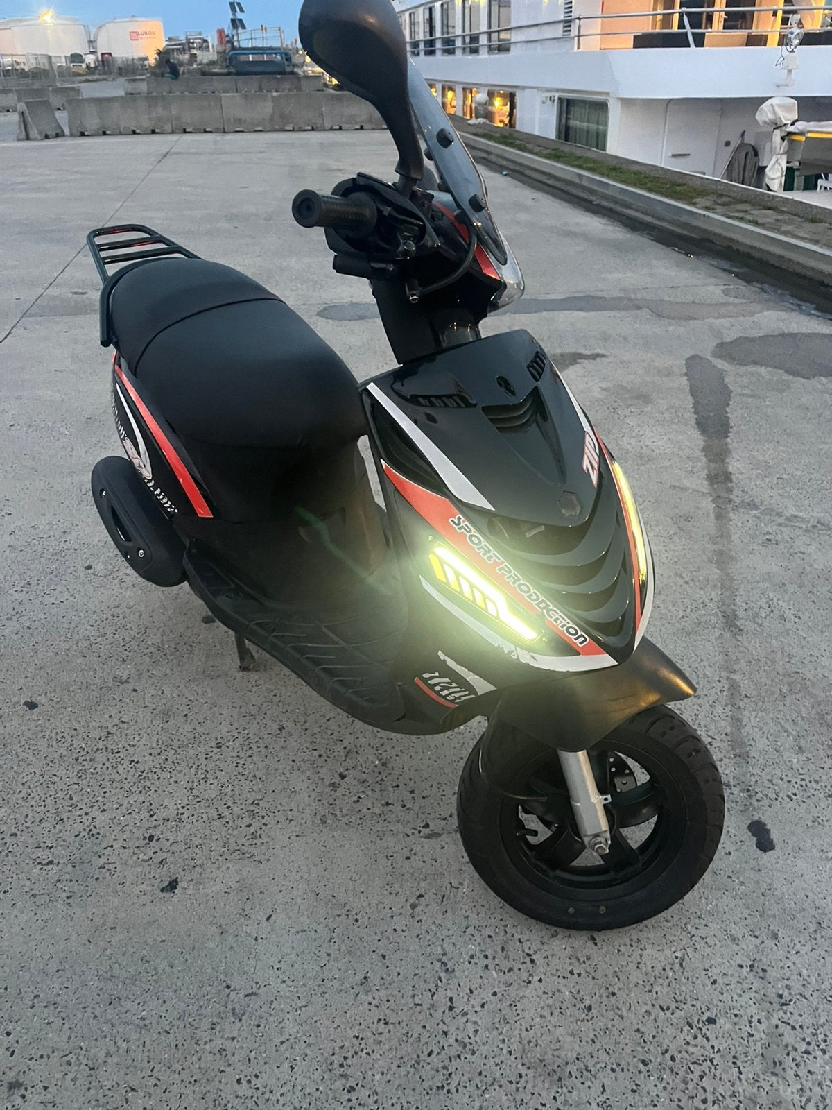 Piaggio, zip 4t injectie, Fietsen en Brommers, Ophalen, Gebruikt, Zip, Klasse A (25 km/u)