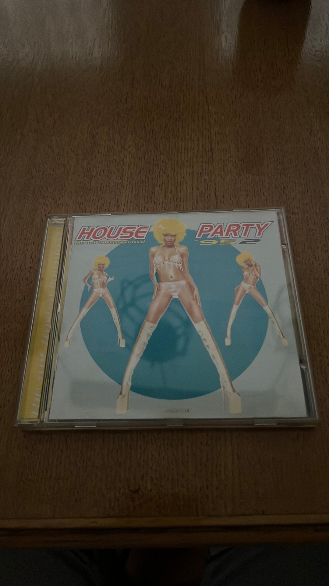 House party cd, CD & DVD, CD | Dance & House, House, Comme neuf, Enlèvement, Comprend un livret