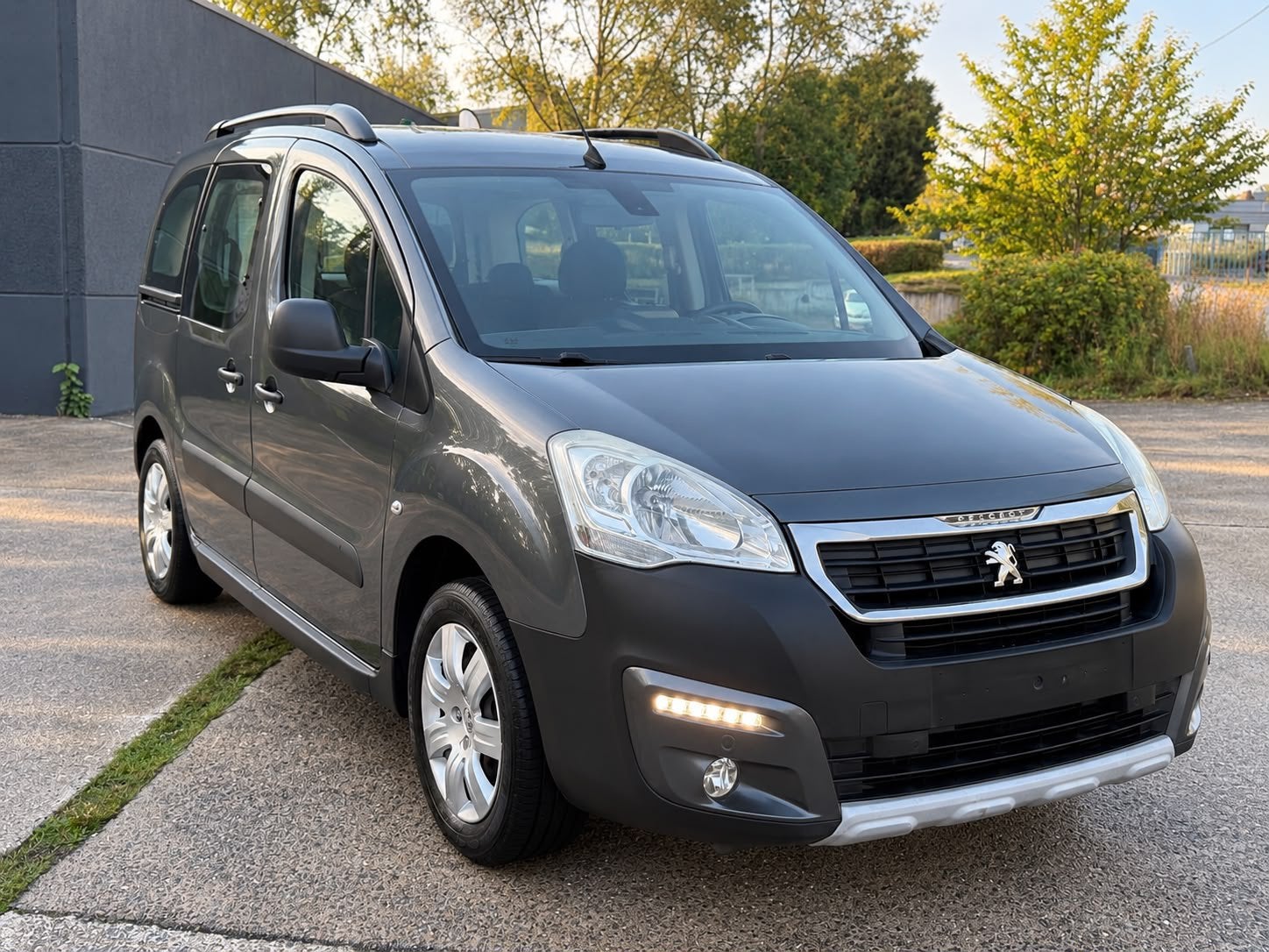 Peugeot partner 1.2 essence, Autos, Achat, Particulier, MPV ou Monospace, Partner Tepee