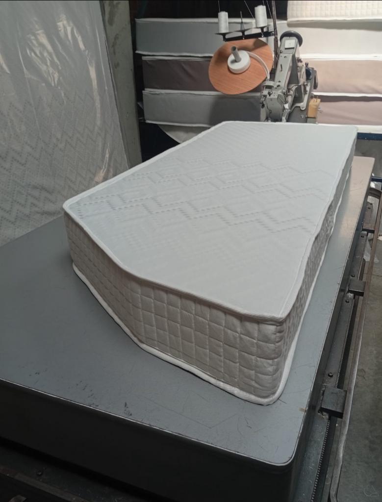 Matelas sur mesure HR & ressorts | Fabrication belge, Enlèvement, Comme neuf, Matelas
