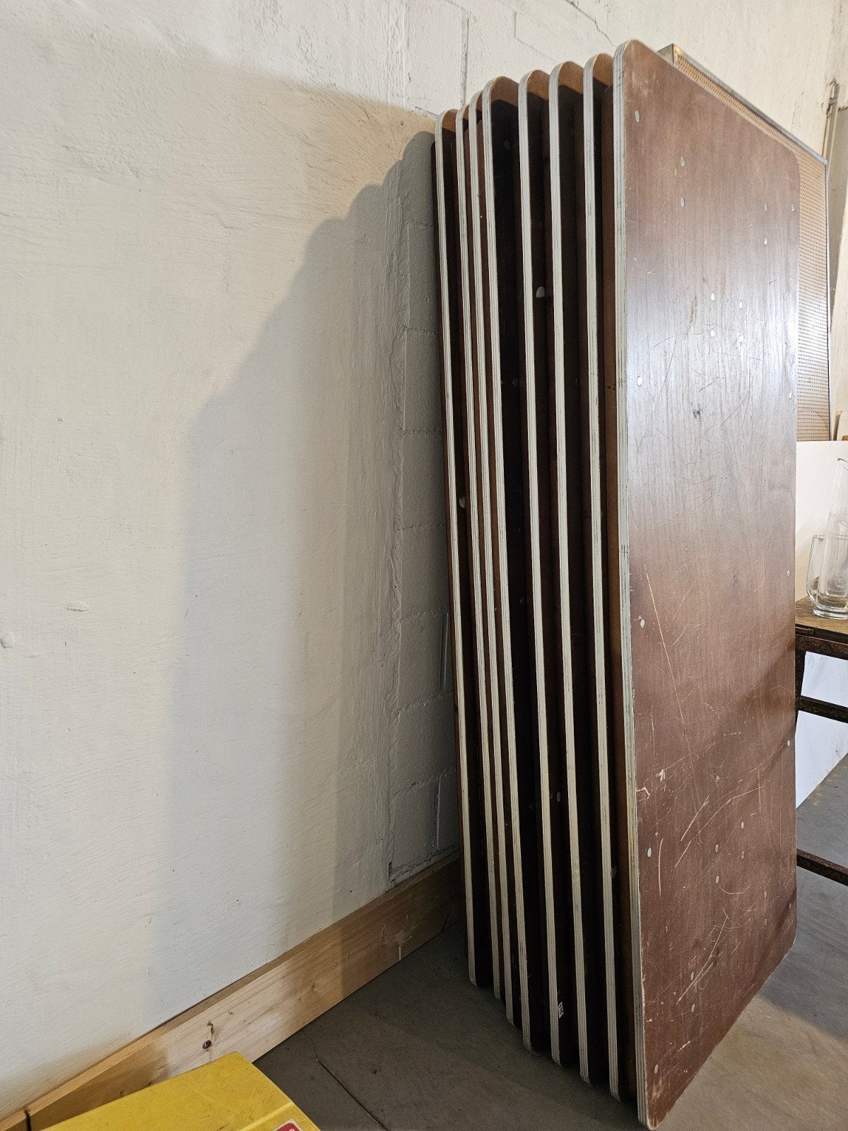 Tafels en stoelen te huur, Enlèvement