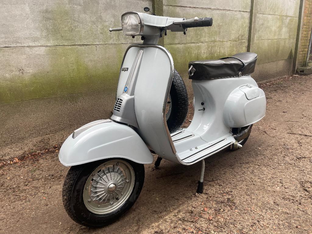 vespa special, Fietsen en Brommers, Scooters | Vespa, Zo goed als nieuw, Overige modellen, Ophalen
