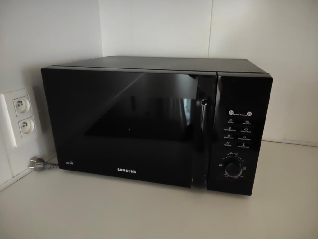 Samsung Micronde 23L, Croustillant, Comme neuf, Enlèvement, 45 à 60 cm
