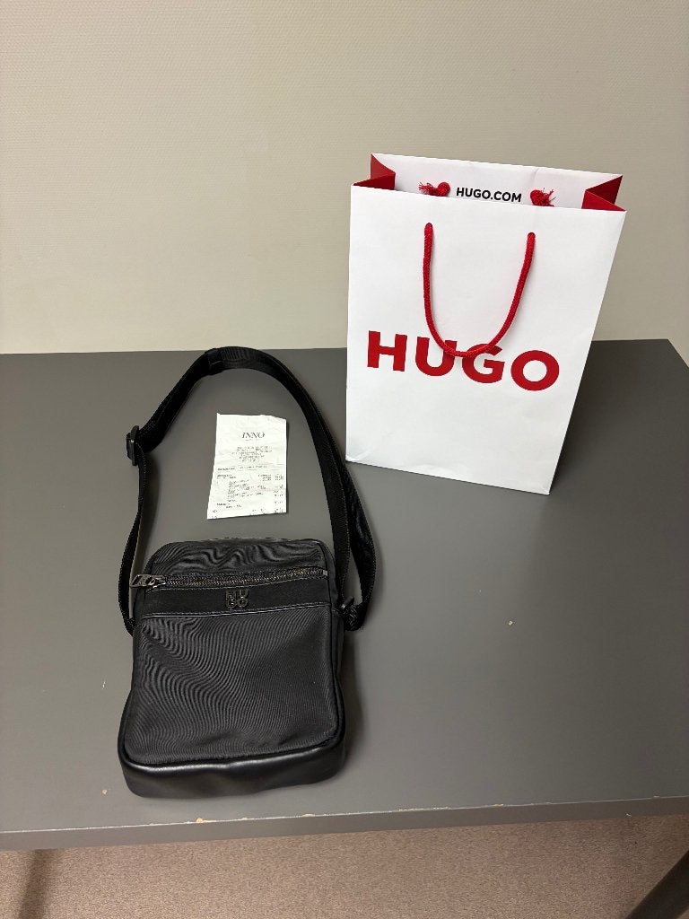HUGO BOSS Schoudertas - Zwart Leder (Inno Leuven), Bijoux, Sacs & Beauté, Sacs | Sacs à bandoulière, Neuf, Autres marques, Cuir