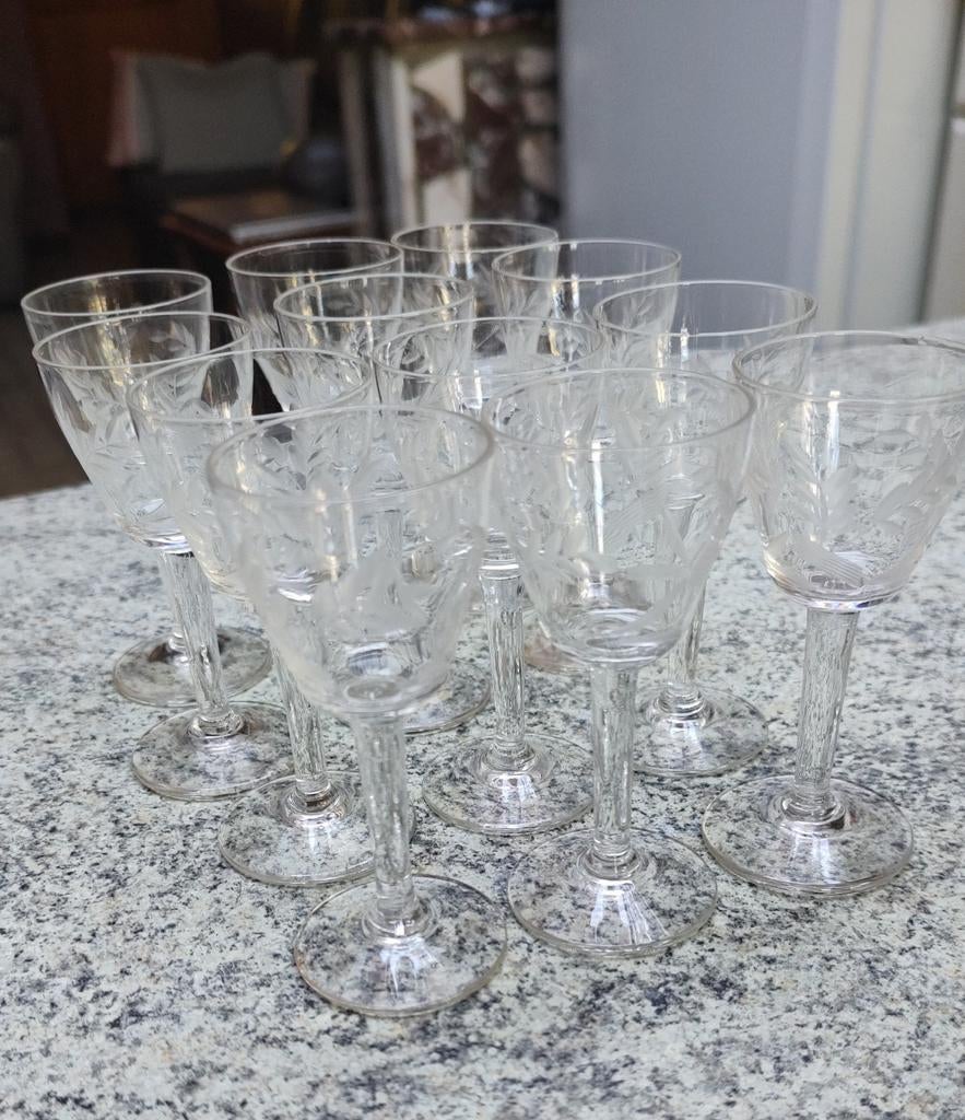 12 verres à gouttes, Enlèvement