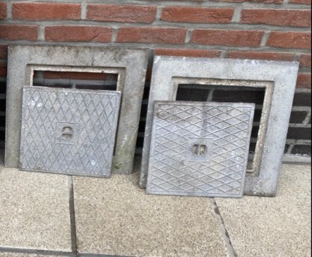 Twee putdeksels 40X40, Doe-het-zelf en Bouw, Buizen en Afvoer, Ophalen, Gebruikt